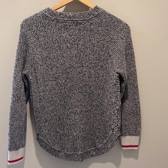 ROOTS - NWOT Cabin Sweater (50% off when Bundled) - Picture 7 of 12
